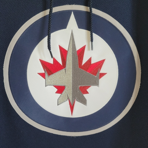 SOLD - Winnipeg Jets Hockey Jersey NHL - Picture 2 of 7